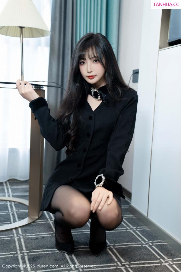   [XiuRen]高清写真图 2025.02.21 No.9918 樱桃小阑子 黑丝美腿第20张图片